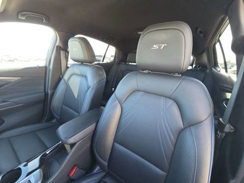 Used 2025 Buick Envista Sport Touring image 20