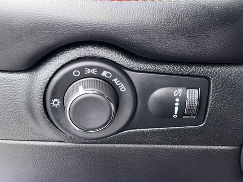 Used 2025 Dodge Durango GT RWD image 24