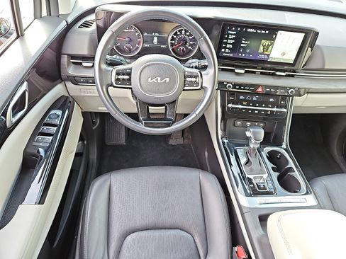 Certified 2023 Kia Carnival EX image 13