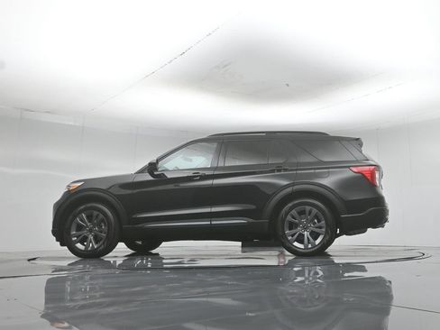 Used 2023 Ford Explorer XLT w/ Equipment Group 202A RWD image 55