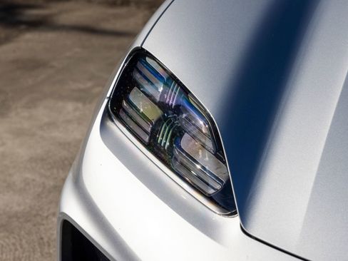 Certified 2025 Porsche Macan Electric RWD image 14