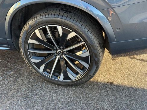 Certified 2025 Volvo XC90 B6 Plus image 8