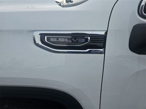 Used 2025 GMC Sierra 1500 SLT image 12