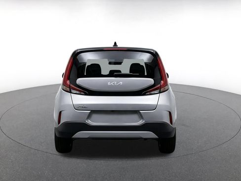 Used 2025 Kia Soul LX w/ LX Technology Package FWD image 6