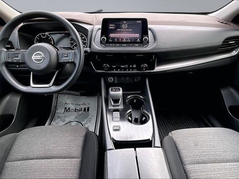 Certified 2021 Nissan Rogue SV FWD image 17
