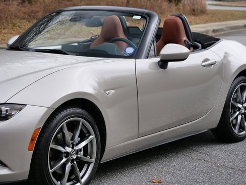 Used 2022 MAZDA MX-5 Miata Grand Touring image 27