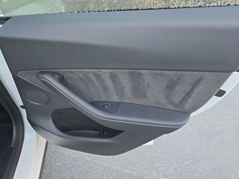 Used 2023 Tesla Model Y AWD image 20