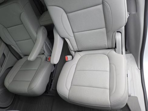 Certified 2023 GMC Acadia SLT w/ Technology Package image 33