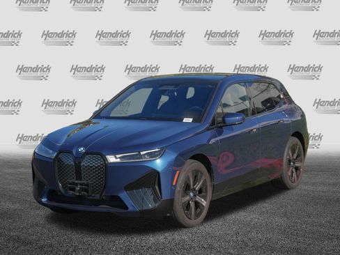 Used 2024 BMW iX xDrive50 w/ Sport Package AWD/4WD image 5