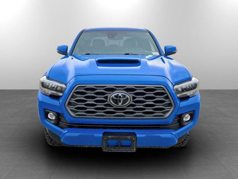 Used 2021 Toyota Tacoma TRD Sport w/ Technology Package image 4