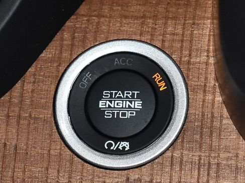 Used 2023 RAM 1500 Limited image 27