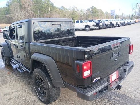 Used 2020 Jeep Gladiator Sport w/ Quick Order Package 24S image 7