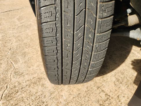Used 2024 Chevrolet Equinox LT AWD/4WD image 12