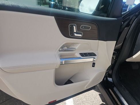 Used 2026 Mercedes-Benz GLB 250 image 8