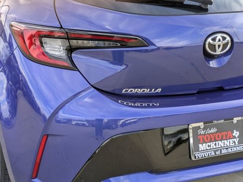 Used 2025 Toyota Corolla SE w/ SE Package image 8