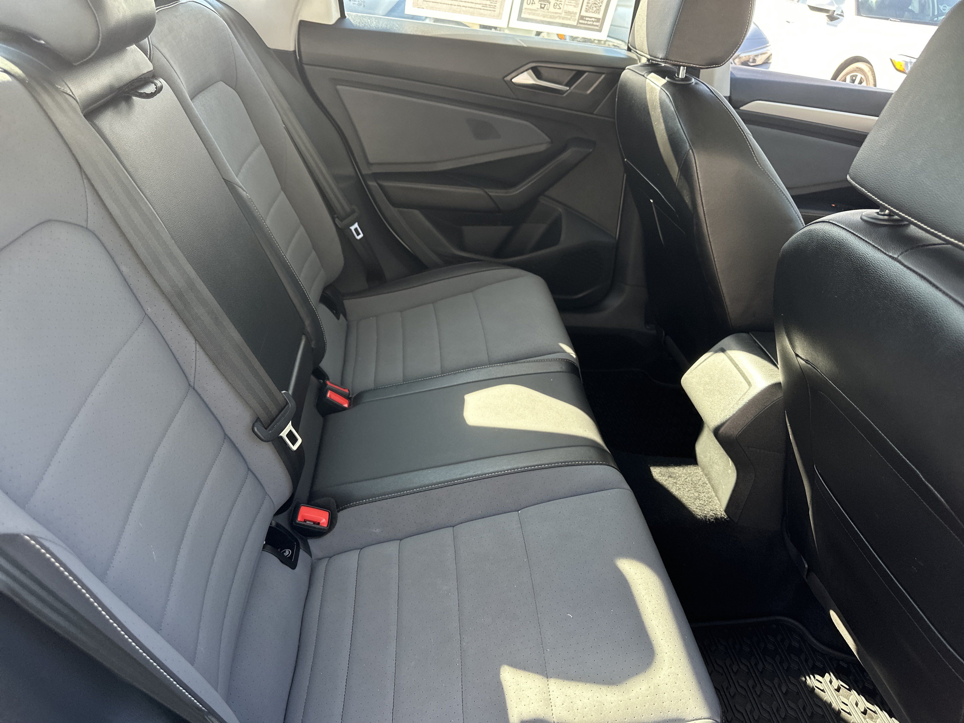 Used 2026 Volkswagen Jetta SE FWD image 6