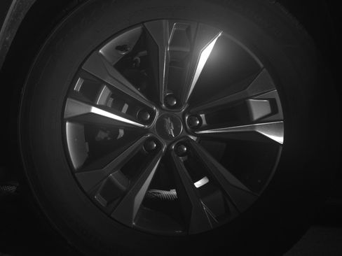 Used 2025 Chevrolet Equinox LT image 12