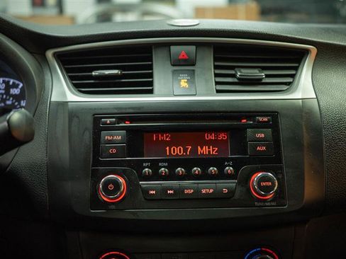 Used 2016 Nissan Sentra S image 19