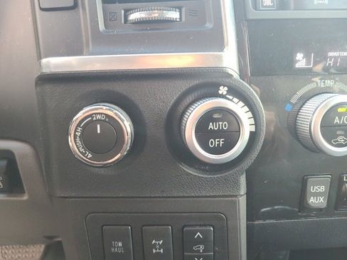 Used 2019 Toyota Sequoia Platinum image 30