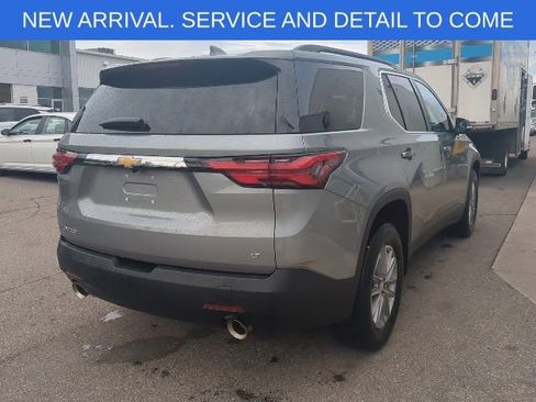 Used 2023 Chevrolet Traverse LT image 7