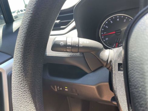 Used 2021 Toyota RAV4 XLE FWD image 22