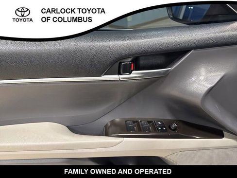 Used 2022 Toyota Camry SE image 11