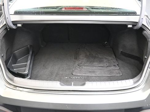 Certified 2024 Hyundai Elantra SEL w/ Convenience Package image 17