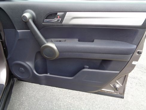 Used 2011 Honda CR-V LX image 25