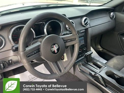 Used 2009 Ford Mustang Premium image 12