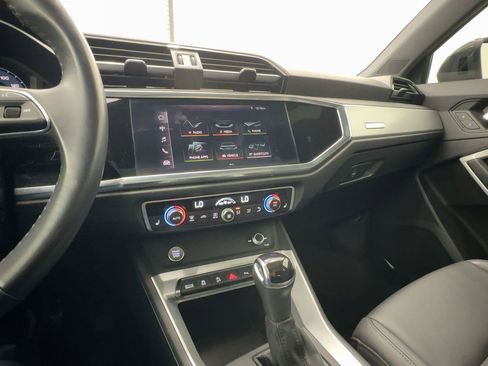 Used 2020 Audi Q3 2.0T Premium w/ Convenience Package image 24