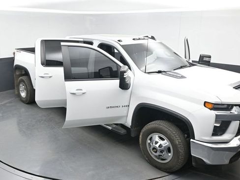 Used 2023 Chevrolet Silverado 3500 LT AWD/4WD image 45