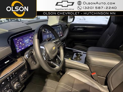 Certified 2025 Chevrolet Suburban High Country image 10