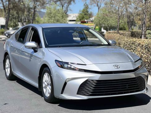 Used 2025 Toyota Camry LE w/ Convenience Package FWD image 12