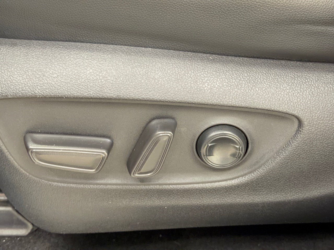 Used 2022 Toyota Highlander Platinum AWD/4WD image 16
