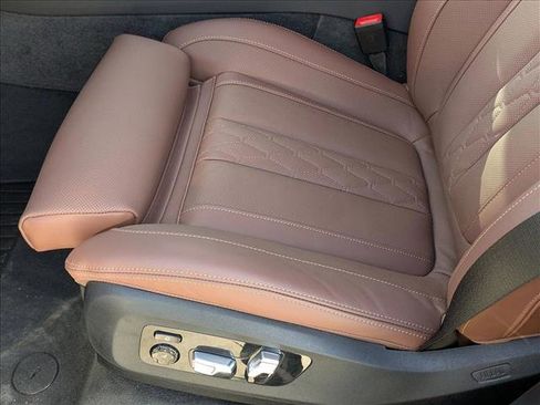 New 2026 BMW X5 M60i image 4