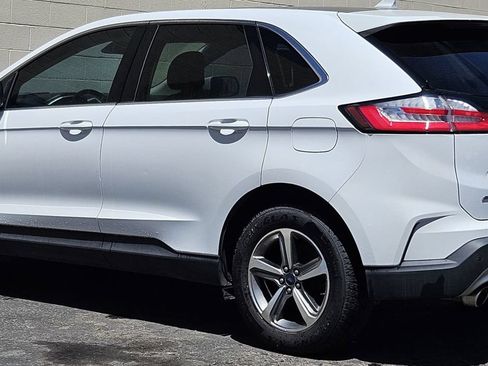 Used 2019 Ford Edge SEL w/ Equipment Group 201A FWD image 3