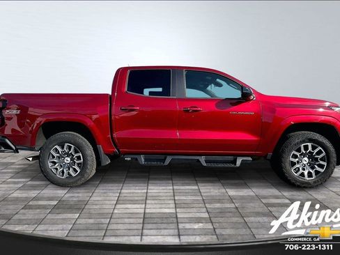 Certified 2024 Chevrolet Colorado Z71 w/ Advanced Trailering Package image 16
