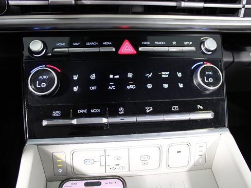 Used 2025 Hyundai Santa Fe Calligraphy FWD image 24