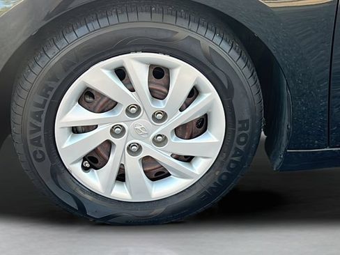 Used 2018 Hyundai Elantra SE FWD image 21