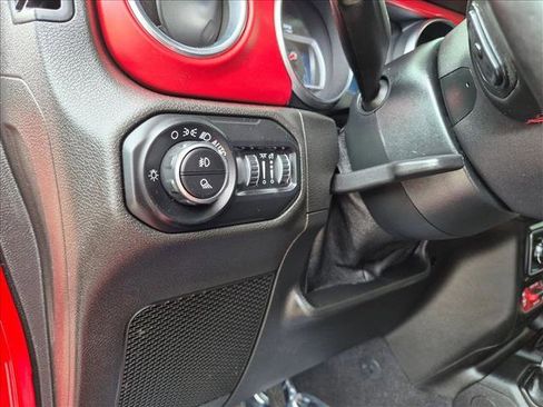 Used 2020 Jeep Gladiator Rubicon AWD/4WD image 15