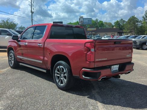 Used 2024 Chevrolet Silverado 1500 High Country w/ Max Trailering Package AWD/4WD image 4