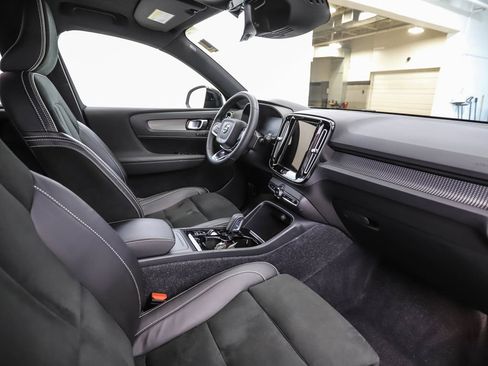 Used 2022 Volvo XC40 T5 R-Design AWD/4WD image 30
