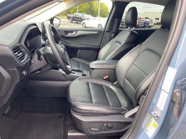 Used 2025 Ford Escape Platinum AWD/4WD image 16