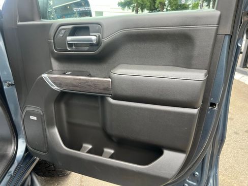 Used 2019 Chevrolet Silverado 1500 LTZ w/ LTZ Convenience Package AWD/4WD image 33
