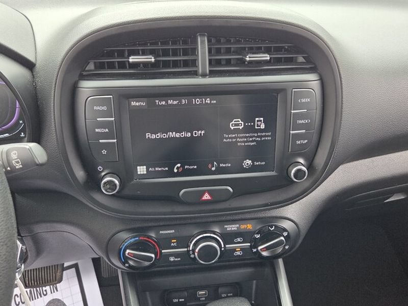 Used 2023 Kia Soul LX w/ Option Group 015 FWD image 17