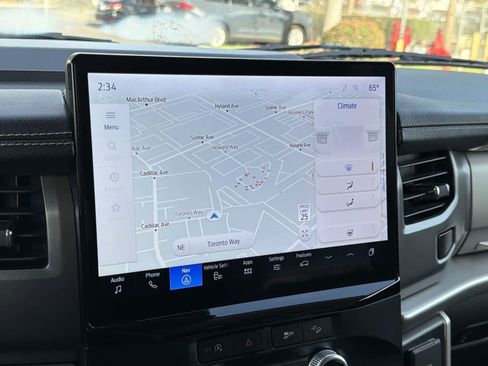 Used 2024 Ford Expedition Max XLT image 14