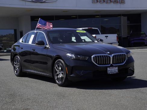 Used 2026 BMW 530i w/ Premium Package RWD image 2