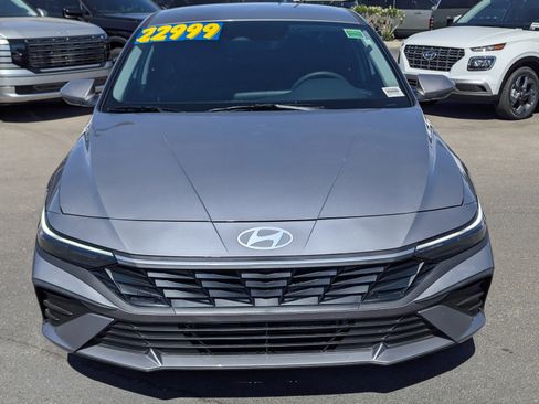 Used 2025 Hyundai Elantra Hybrid FWD image 6