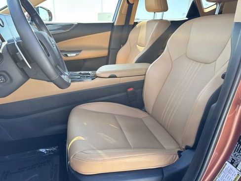Used 2025 Lexus NX 250 FWD w/ Accessory Package (Z2) image 11