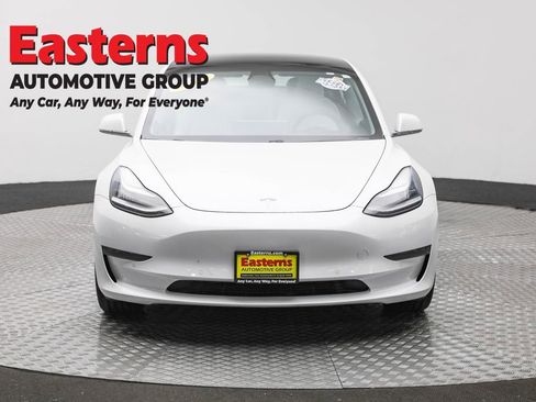 Used 2020 Tesla Model 3 Standard Range Plus image 2